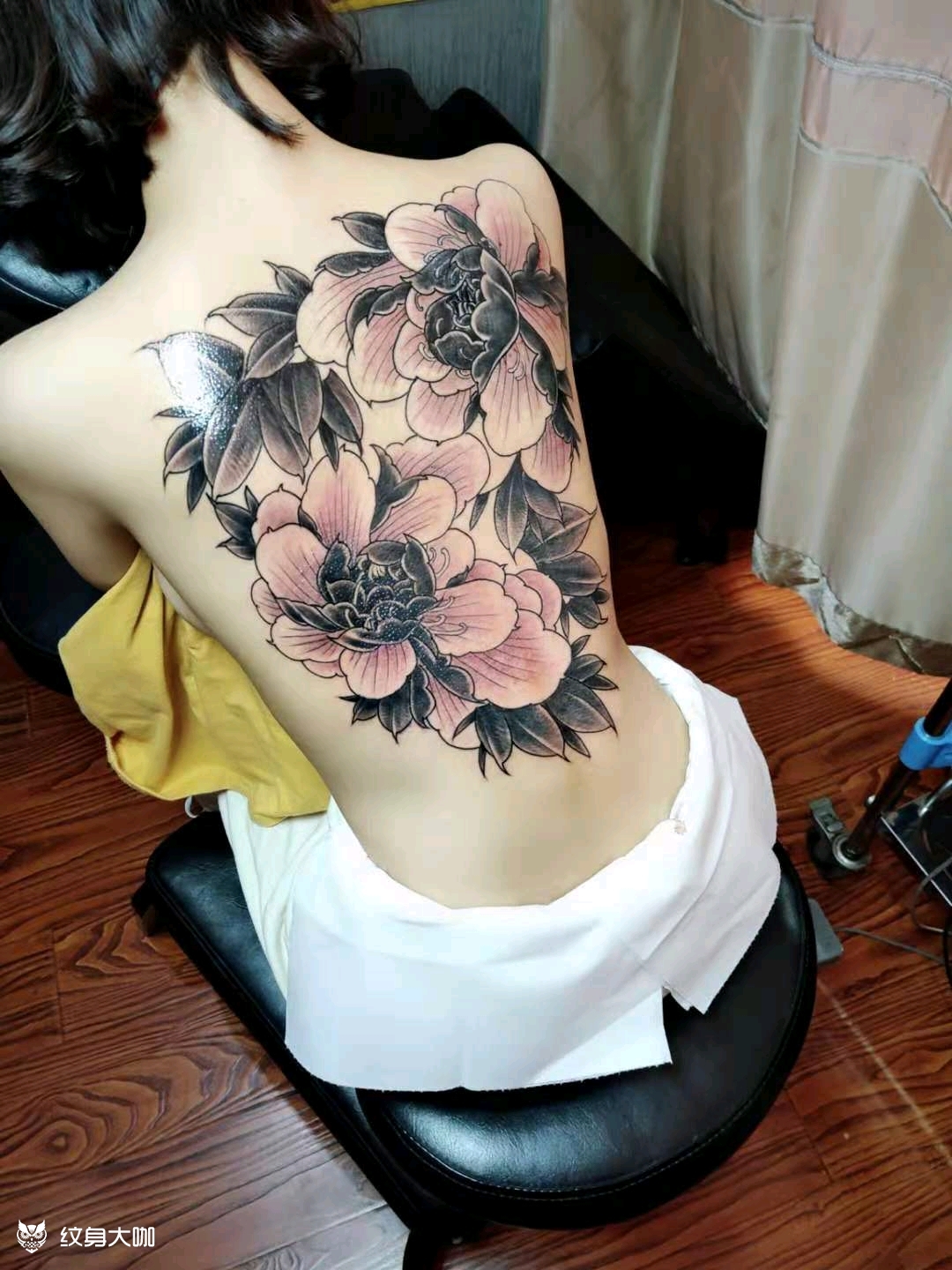 满背牡丹纹身_纹身图案手稿图片_顾天雄的纹身作品集