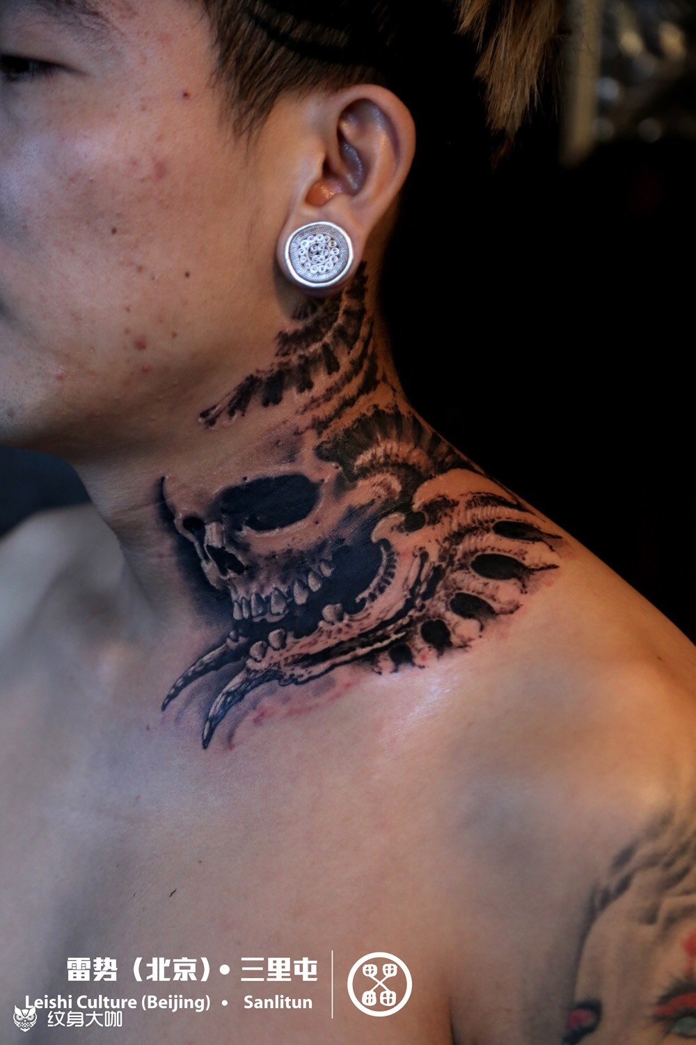 脖子上的骷髅头_纹身图案手稿图片_雷势文化-王雷的纹身作品集