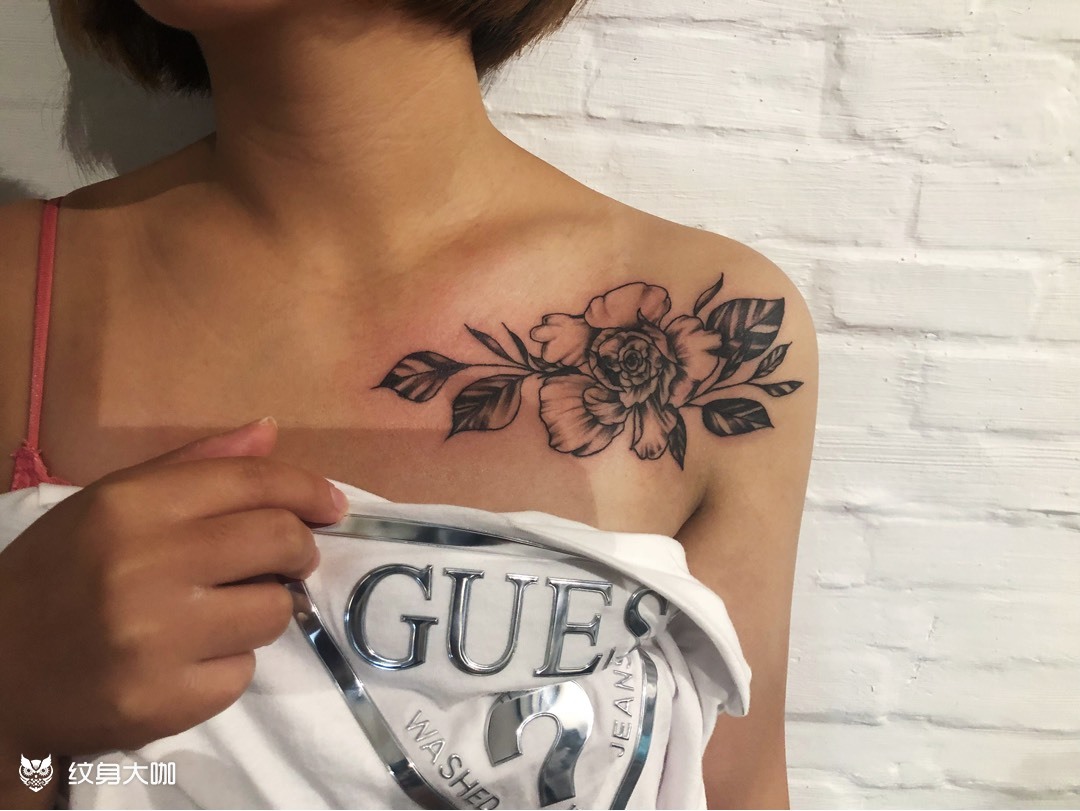 工作:肩膀花卉 大清新_纹身图案手稿图片_裤子不送了的纹身作品集