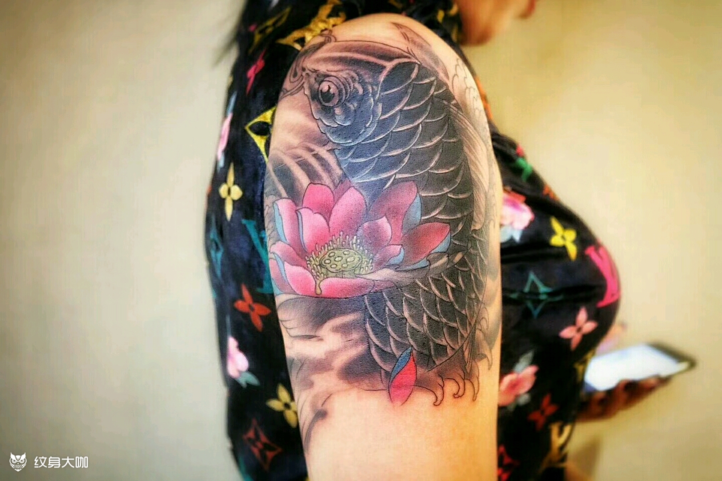 彩色鲤鱼遮盖_纹身图案手稿图片_华华的纹身作品集