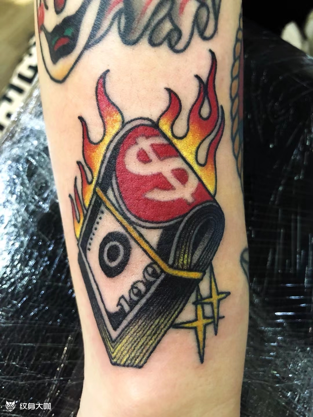 欧美图案花臂拼接