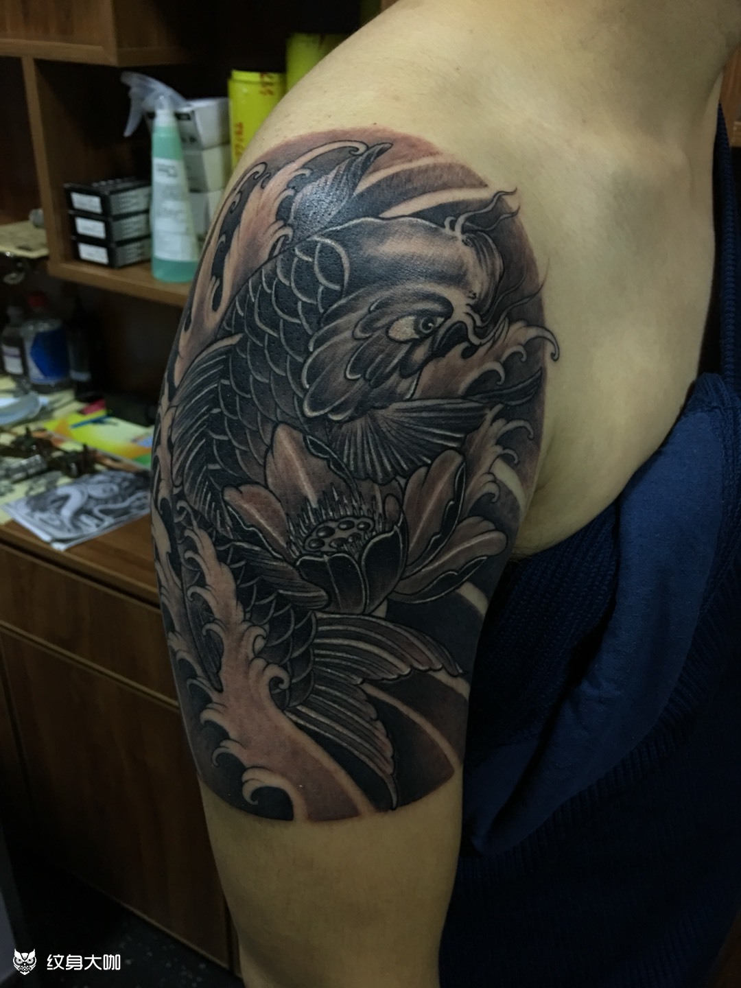 鲤鱼荷花_纹身图案手稿图片_墓黥人_卓越的纹身作品集