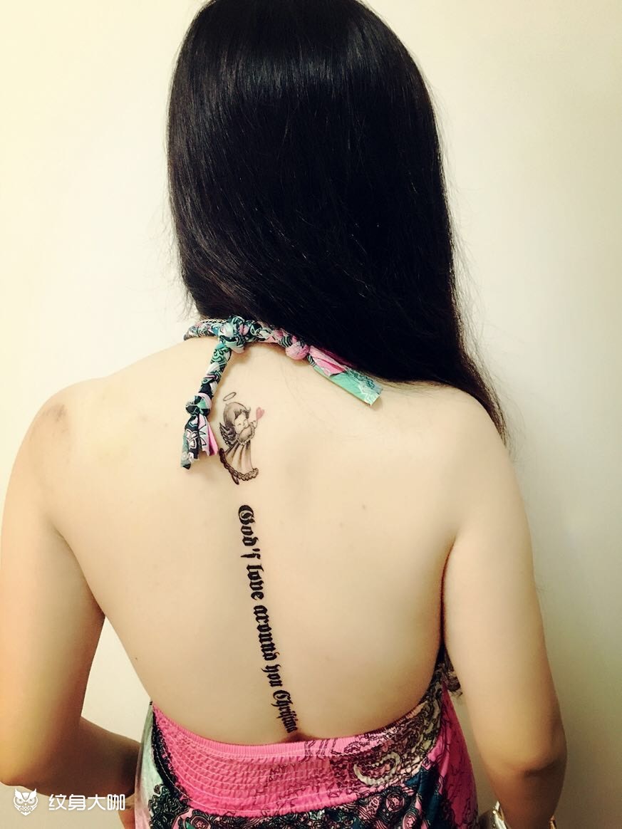 后背脊椎骨英文小天使_纹身图案手稿图片_赵毅的纹身作品集