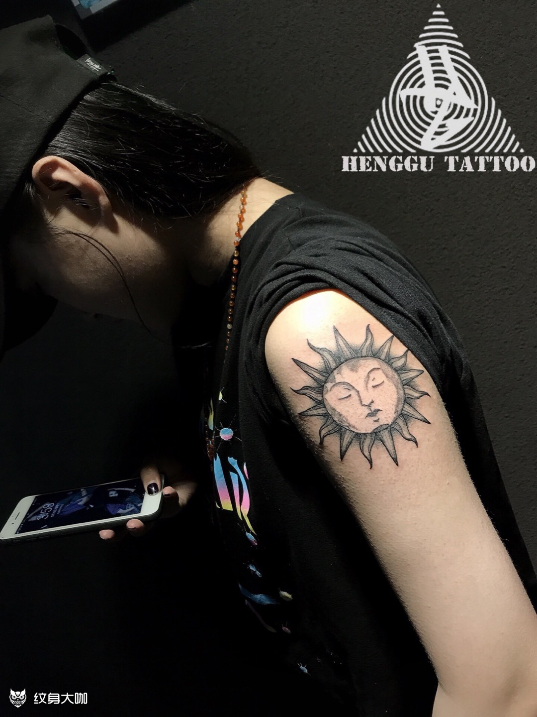 肩膀太阳纹身图案图片