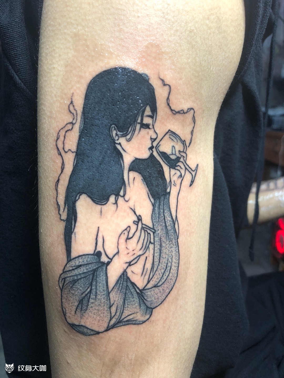 烟酒女_纹身图案手稿图片_斥犬的纹身作品集