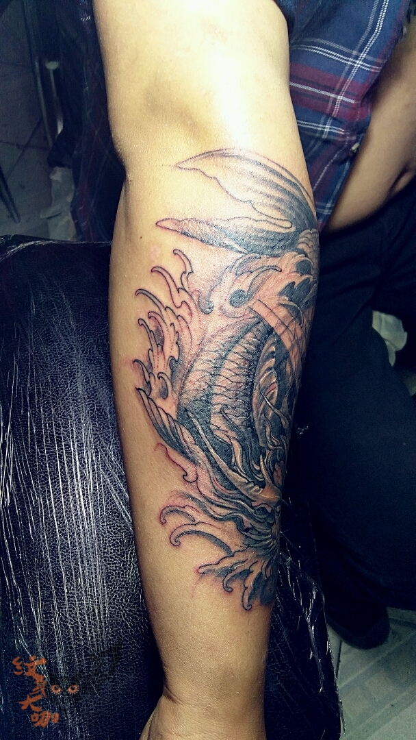 小臂外侧龙头鱼作品!