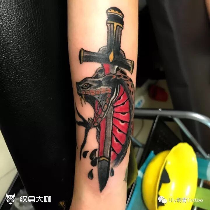 oldschool蛇与剑_纹身图案手稿图片_小u的纹身作品集