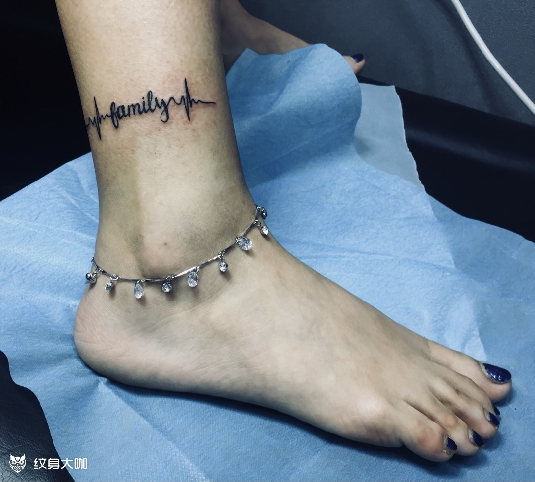 脚脖子纹身family