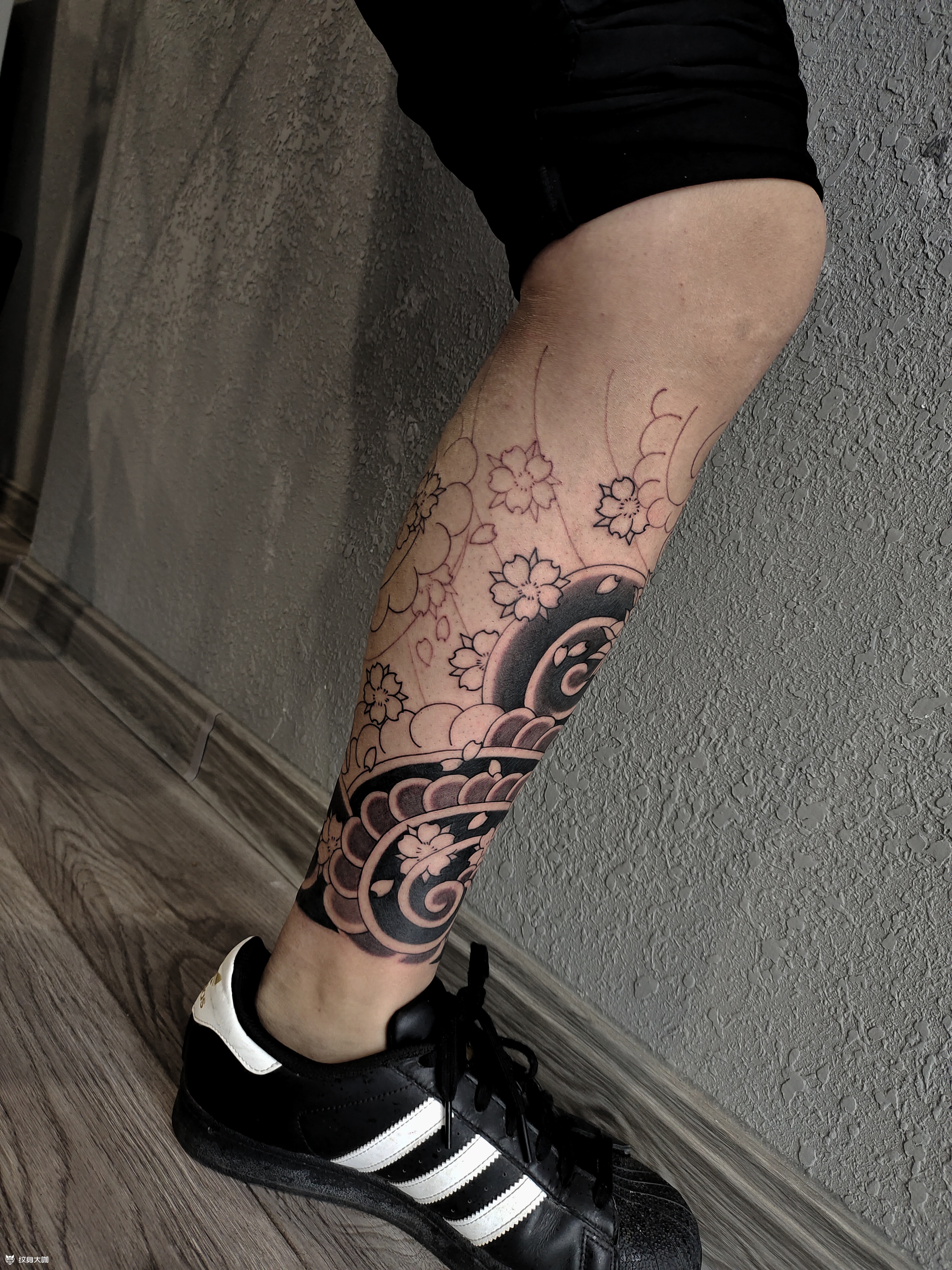 日式包小腿应顾客要求,内侧做_纹身吧社区 - 纹身大咖