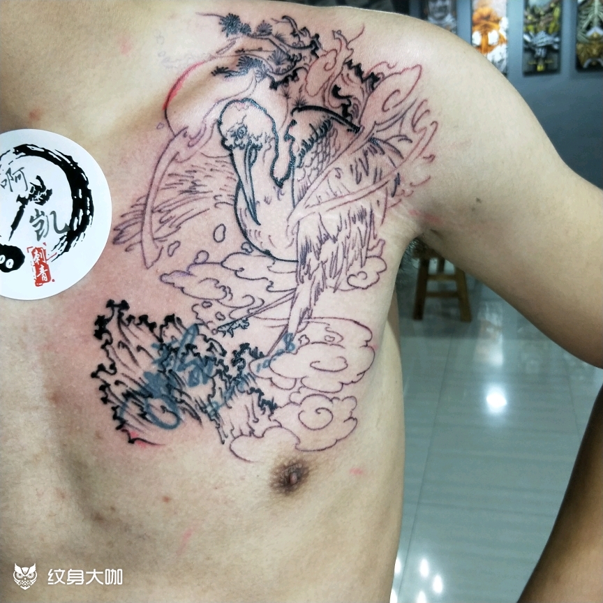 花臂半臂半胸纹身