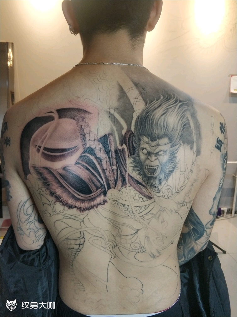 满背孙悟空斗战神佛_纹身图案手稿图片_回山此木的纹身作品集