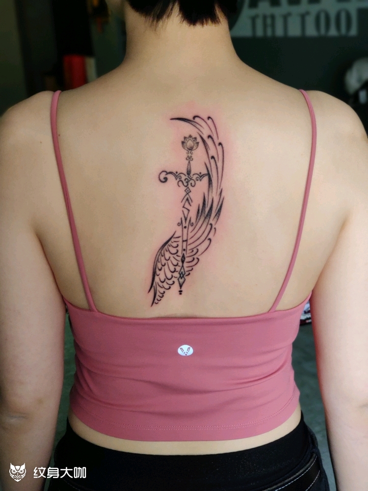后背翅膀