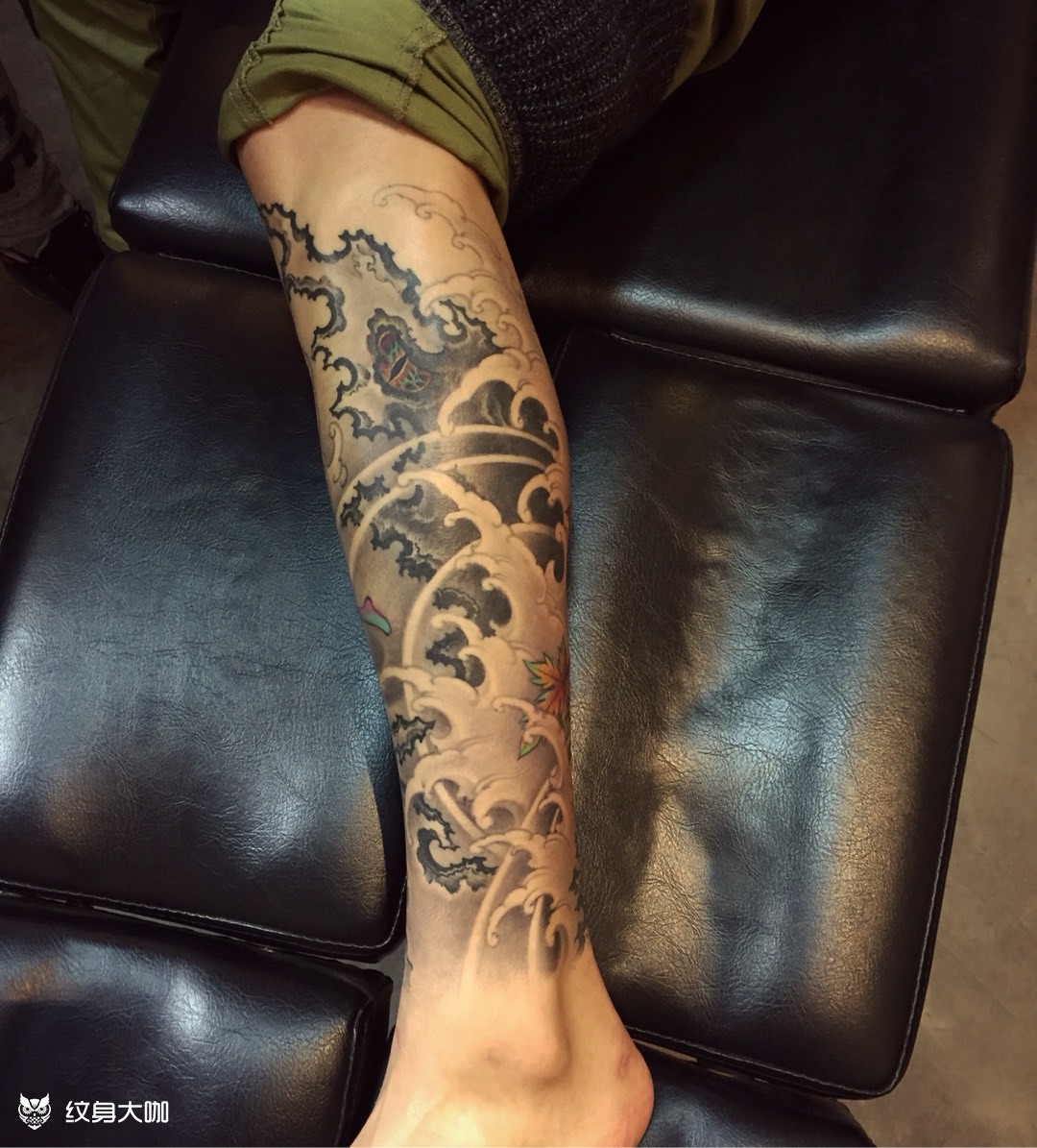 包小腿枫叶水浪_纹身图案手稿图片_程新龙的纹身作品集