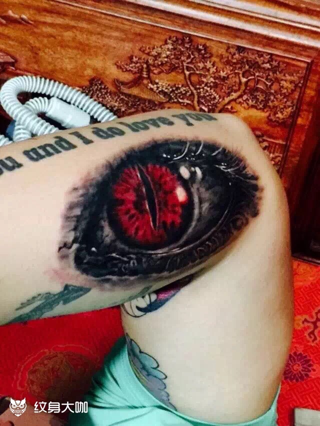针舞堂刘彦辉老师作品 写实大眼睛_纹身图案手稿图片_赵毅的纹身作品