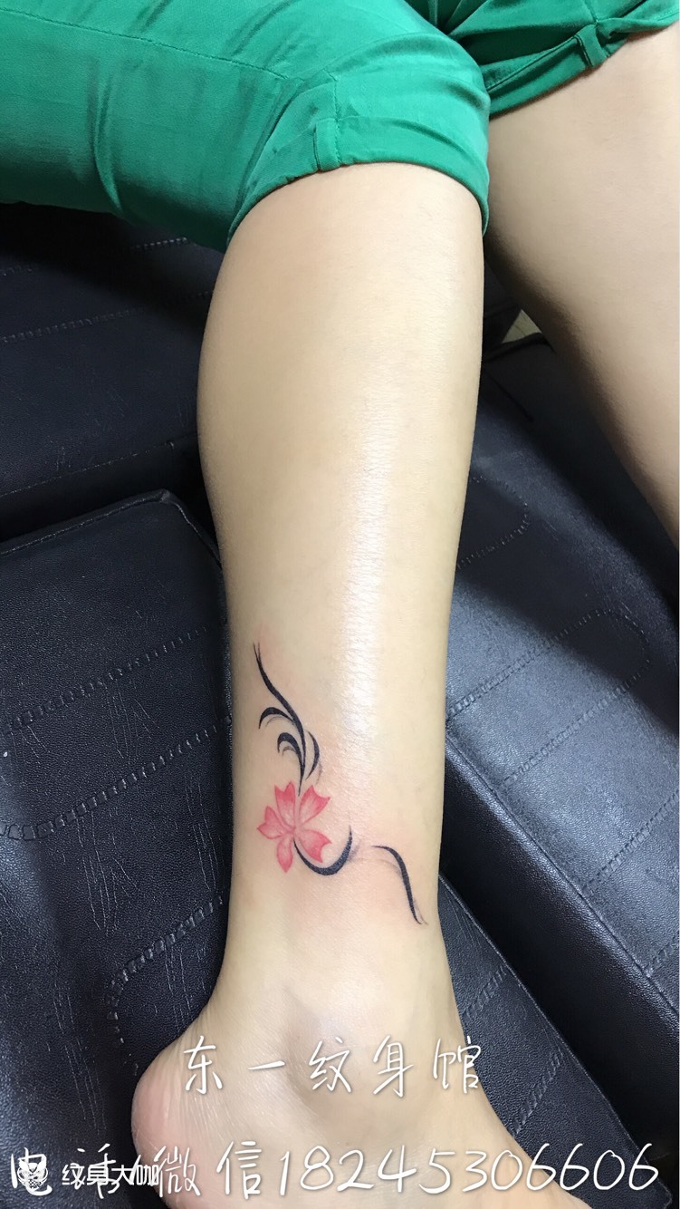 脚脖小清新樱花图腾