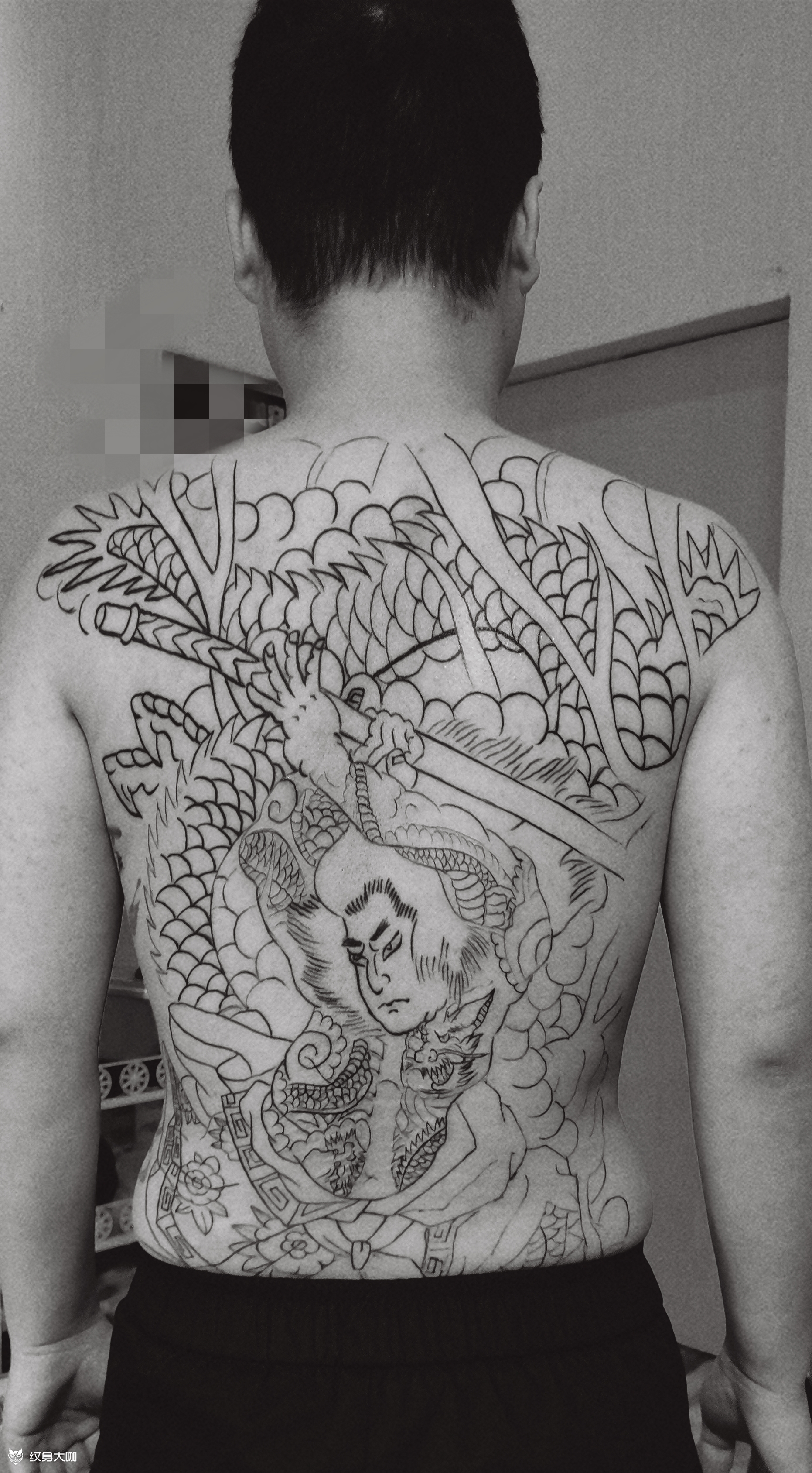 九纹龙史进满背未完成