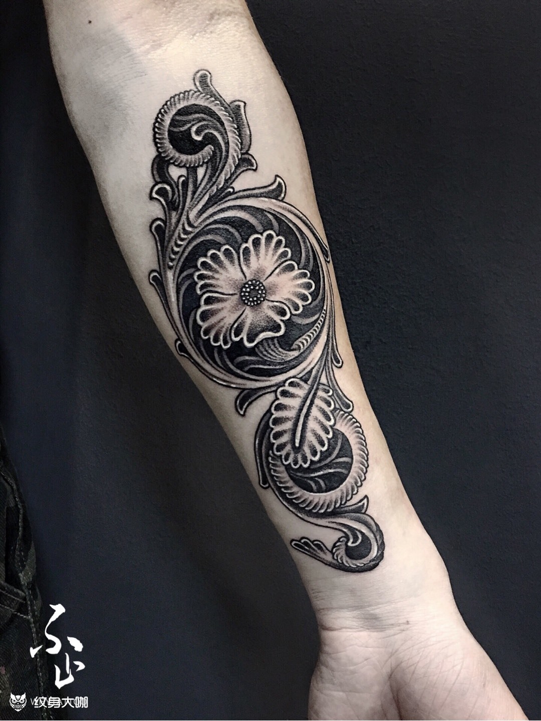唐草_纹身图案手稿图片_甘璐的纹身作品集