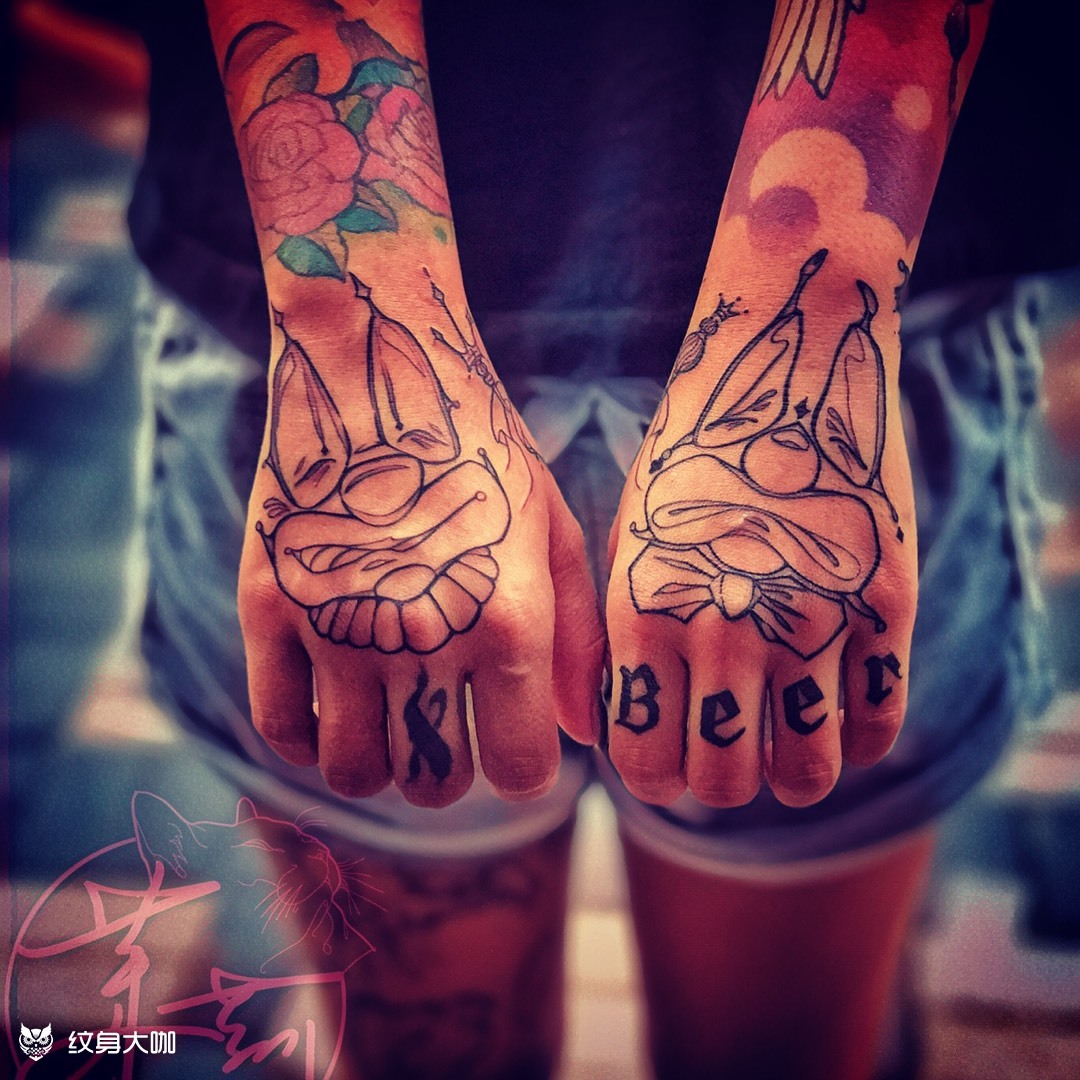 手背小丑_纹身图案手稿图片_ 关婷的纹身作品集