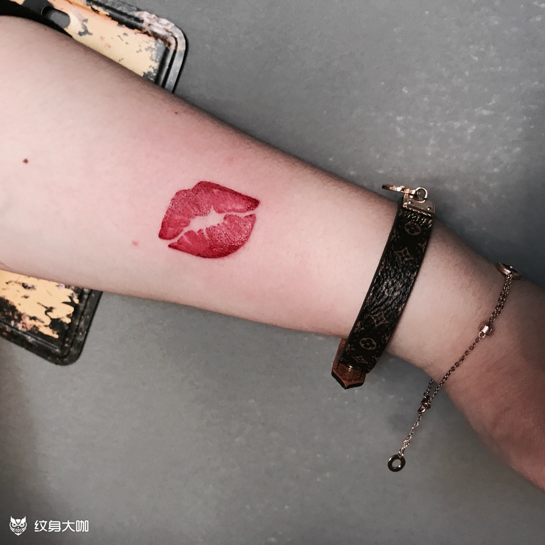 唇印_纹身图案手稿图片_黑马tattoo的纹身作品集