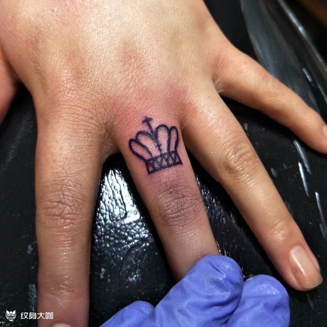 手指小皇冠_纹身图案手稿图片_刘琛的纹身作品集