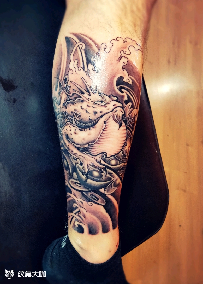 小腿金蟾_纹身图案手稿图片_玄奘余先生的纹身作品集