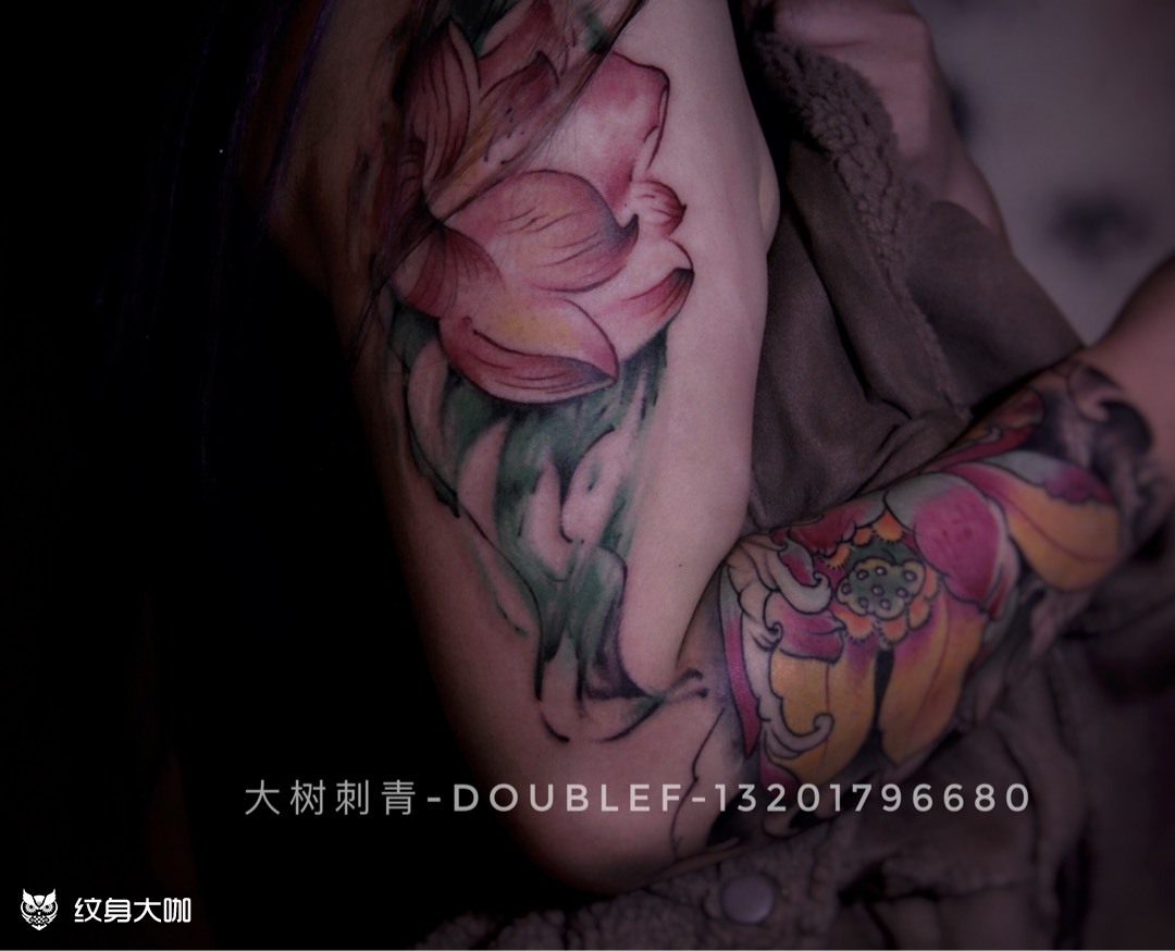 荷花_纹身图案手稿图片_易振英的纹身作品集