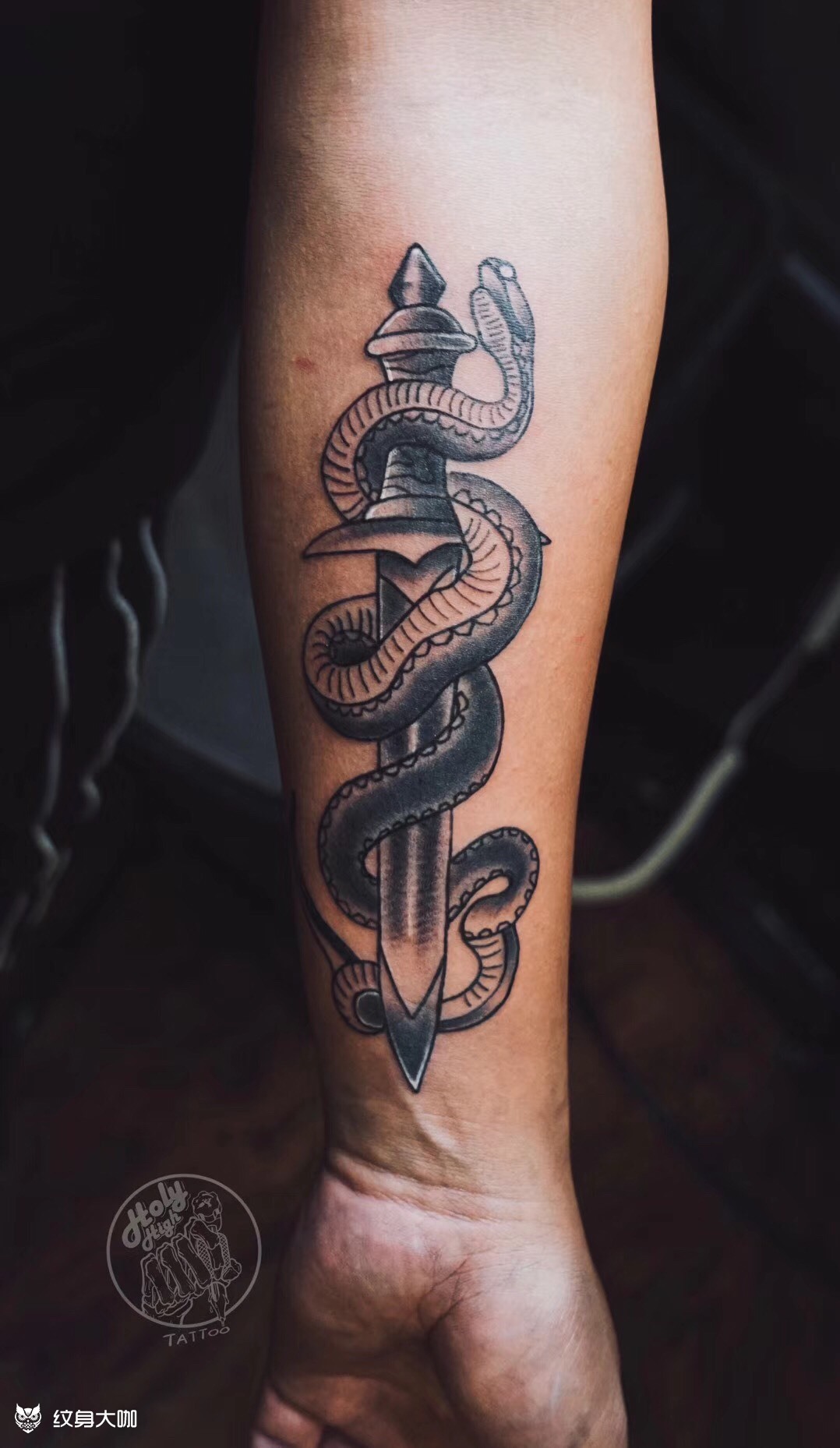 蛇与剑_纹身图案手稿图片_好厉害哥哥(预约直接加微信)的纹身作品集