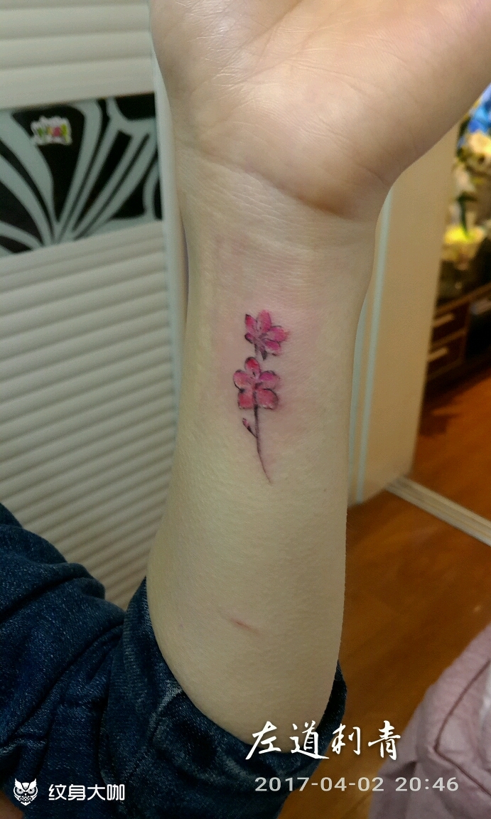 手腕小花_纹身图案手稿图片_左小道的纹身作品集