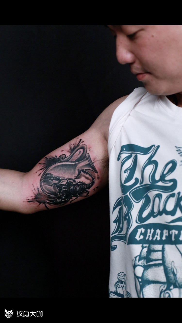 大臂内侧蝎子_纹身图案手稿图片_路望的纹身作品集
