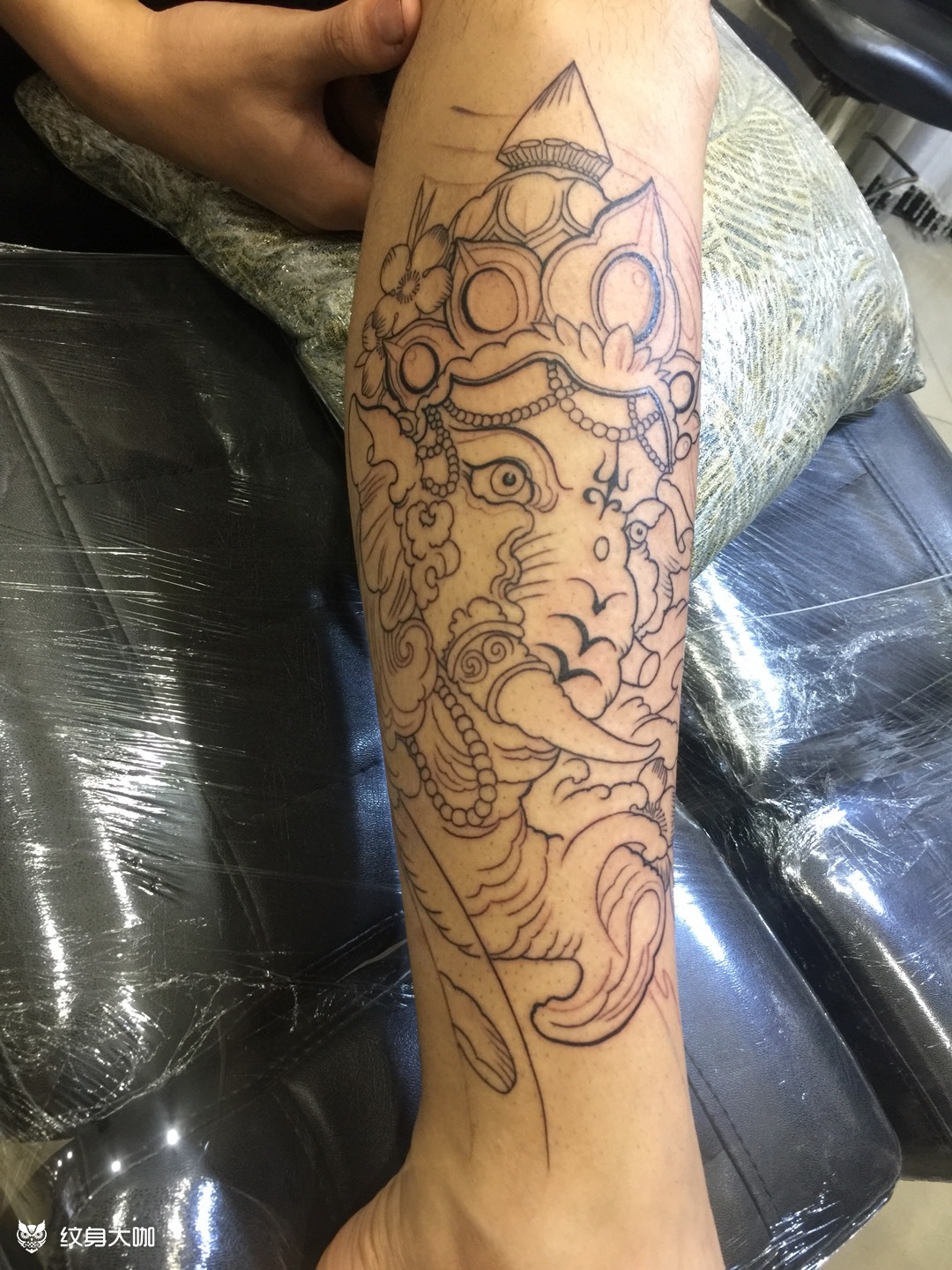 小腿象神线条完成_纹身图案手稿图片_张送的纹身作品集