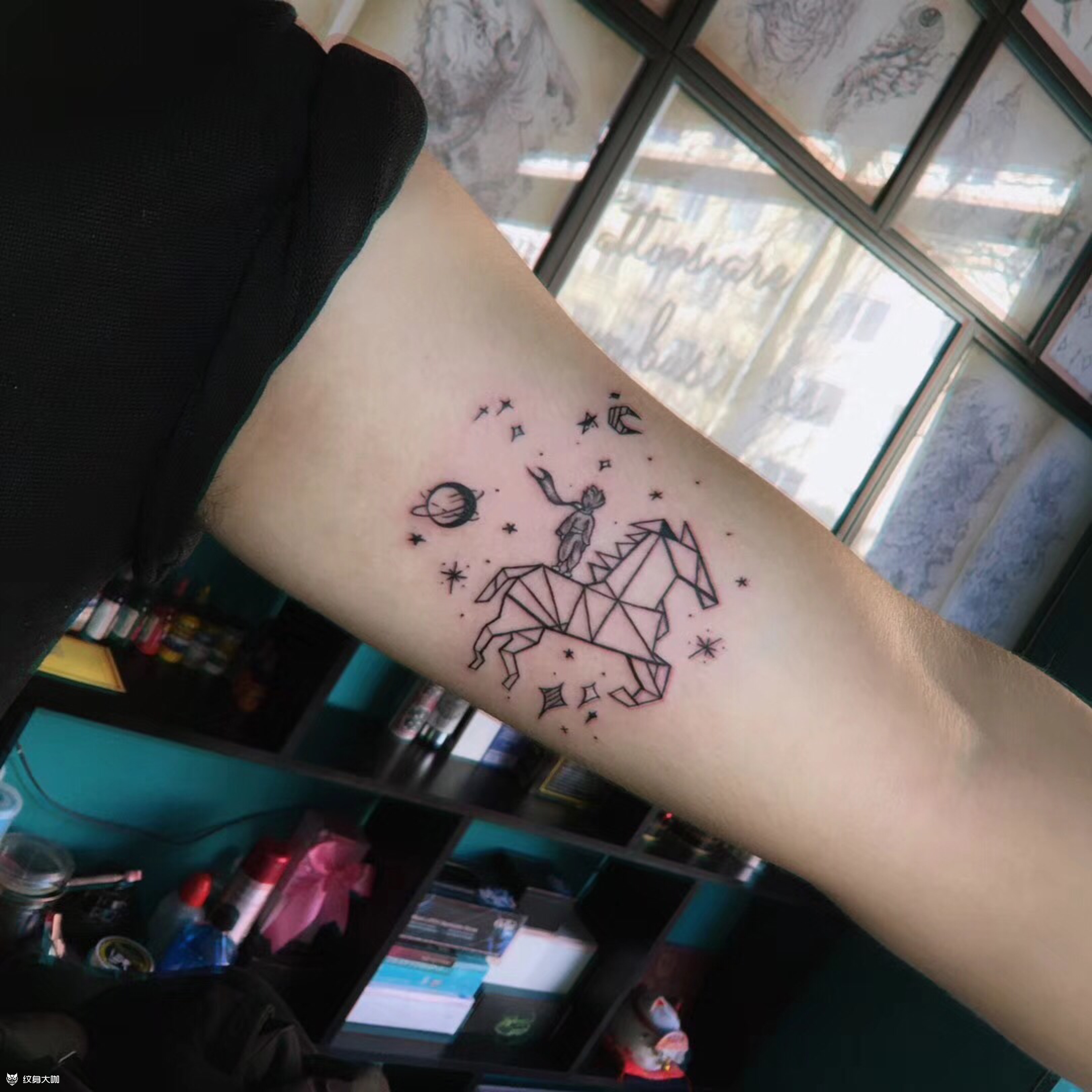 孤独 男孩_纹身图案手稿图片_高高的纹身作品集