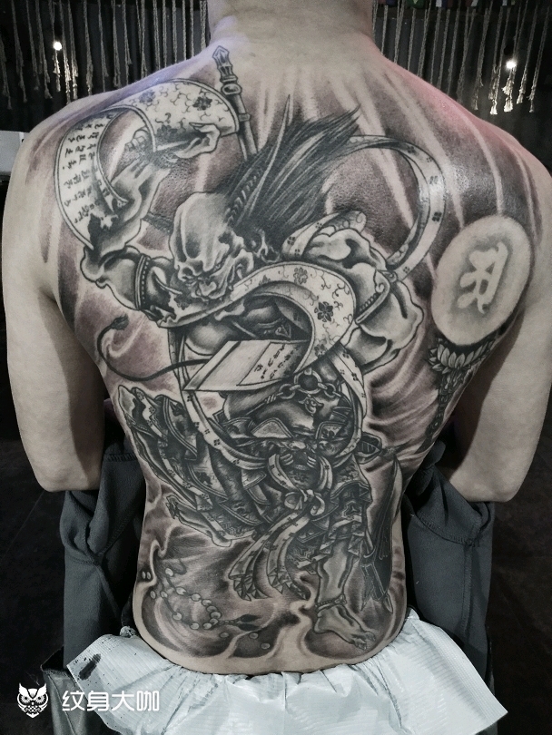 夜叉撕天书(有无背景都挺好看)_纹身图案手稿图片_二美的纹身作品集