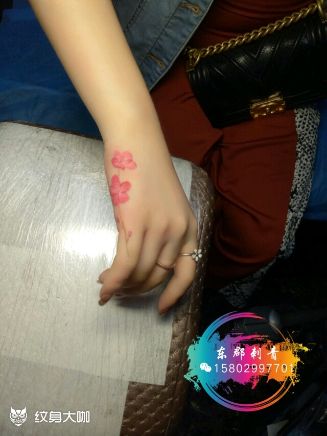 手部小花美美哒_纹身图案手稿图片_东的纹身作品集