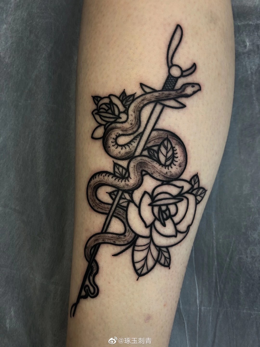 超皮秒洗纹身,穿孔,预约微信:zycq61ta的主页微信联系店铺:琢玉刺青
