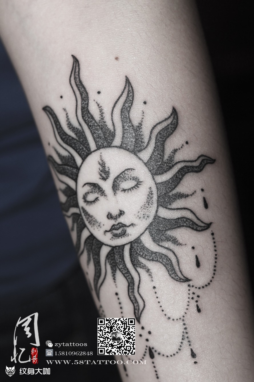 小臂内侧点刺太阳太阳纹身象征
