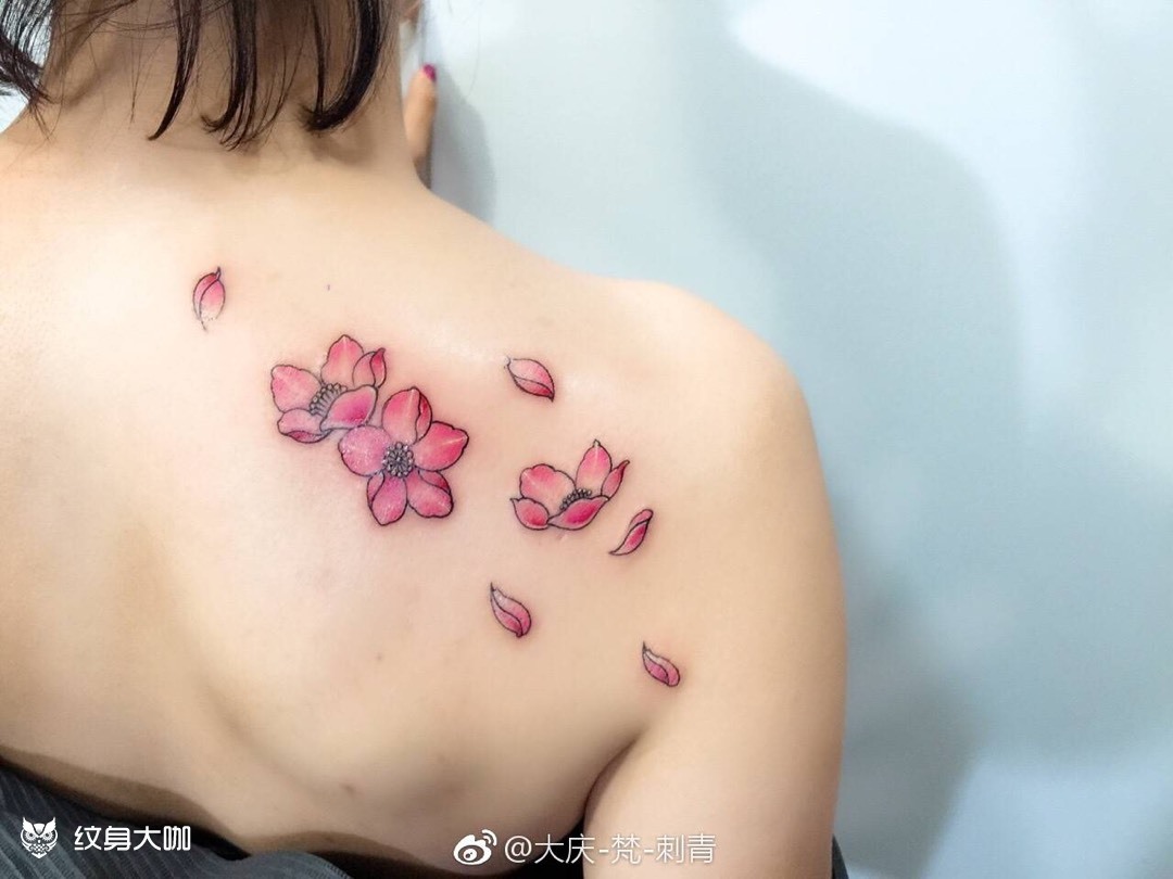 女人纹身纹什么招桃花图片