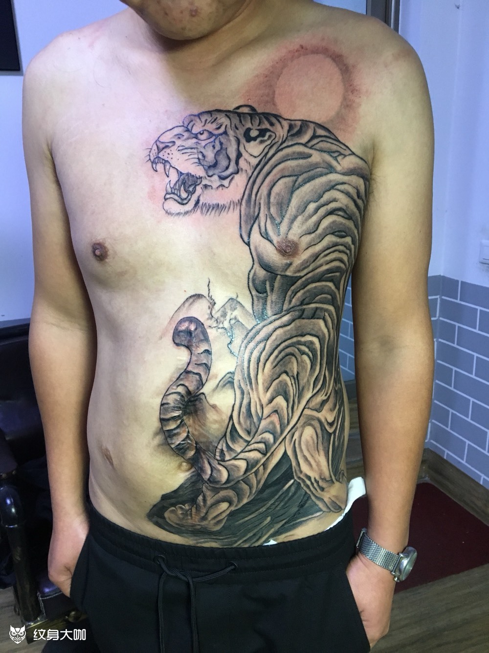 上山虎_纹身图案手稿图片_冰糖的纹身作品集