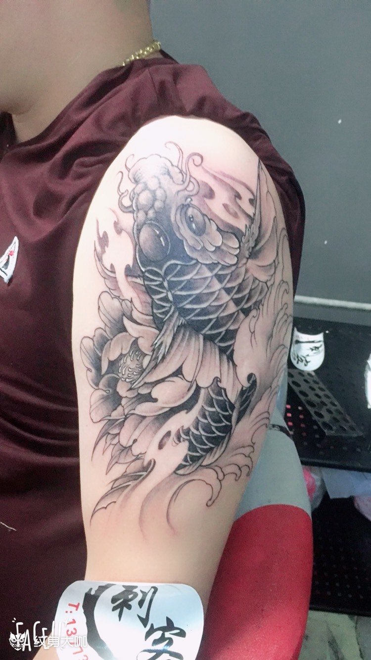 黑白鲤鱼_纹身图案手稿图片_秦栋梁的纹身作品集