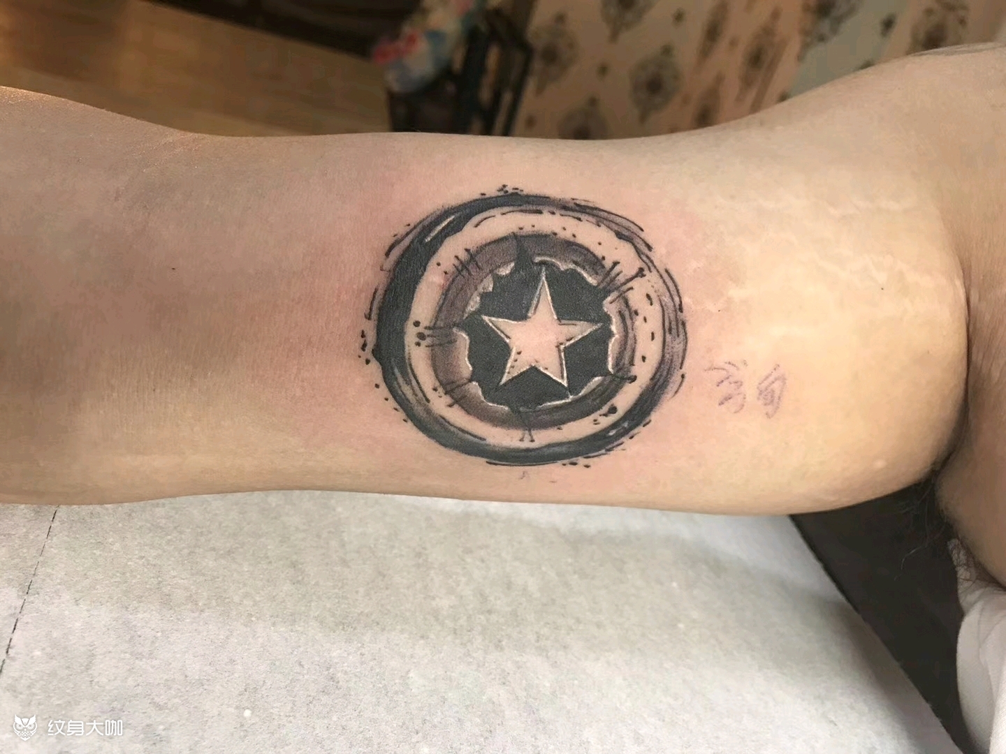 美国队长盾牌_纹身图案手稿图片_a- 艺人tattoo.小鬼的纹身作品集