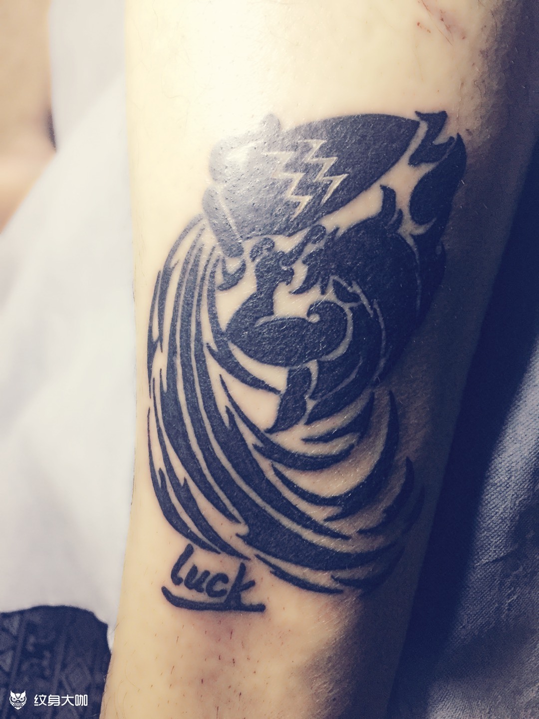 小腿图腾-水瓶座_纹身图案手稿图片_艺 范的纹身作品集