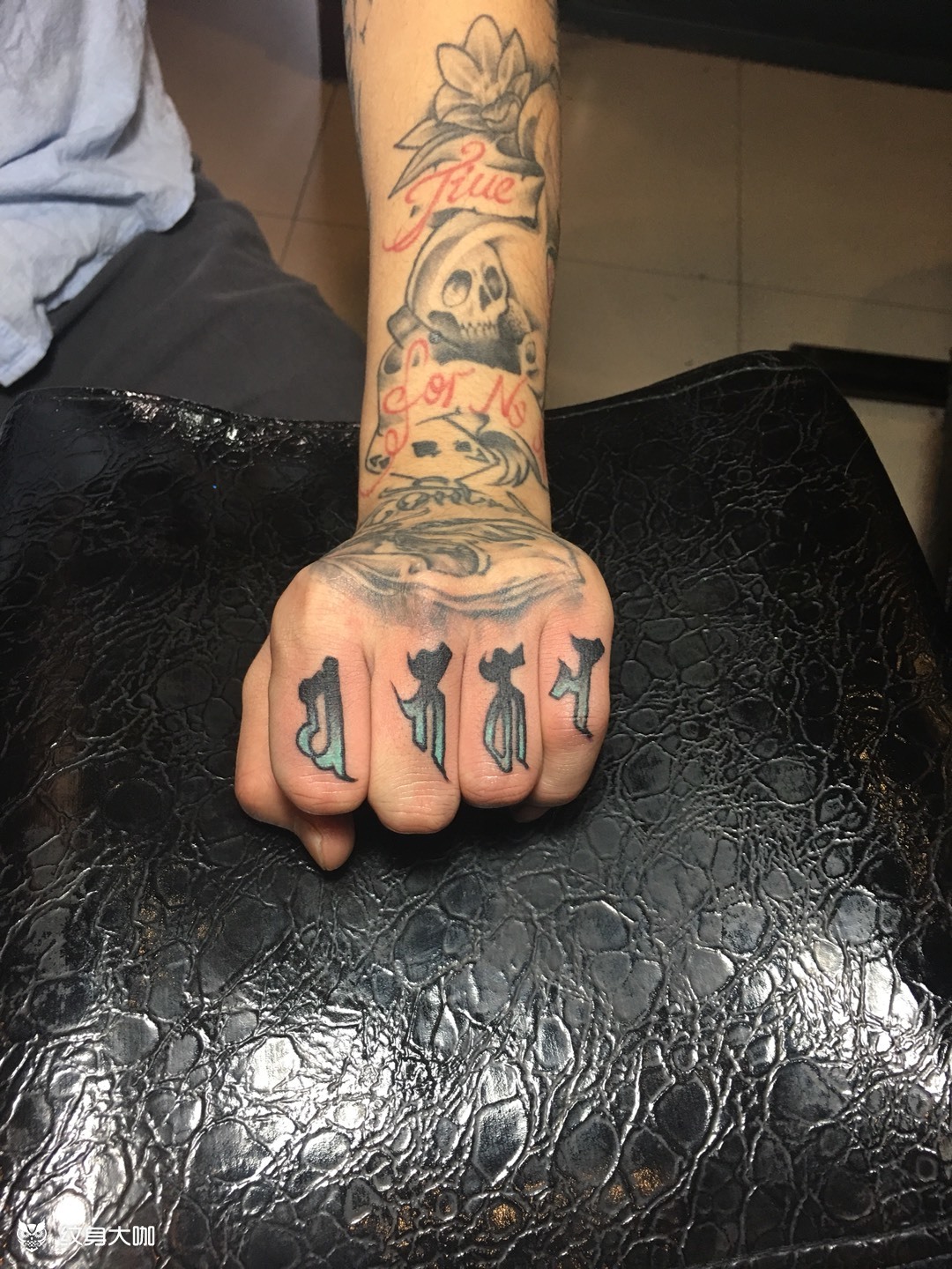 手指特殊字体藏文完成_纹身图案手稿图片_高子豪的纹身作品集