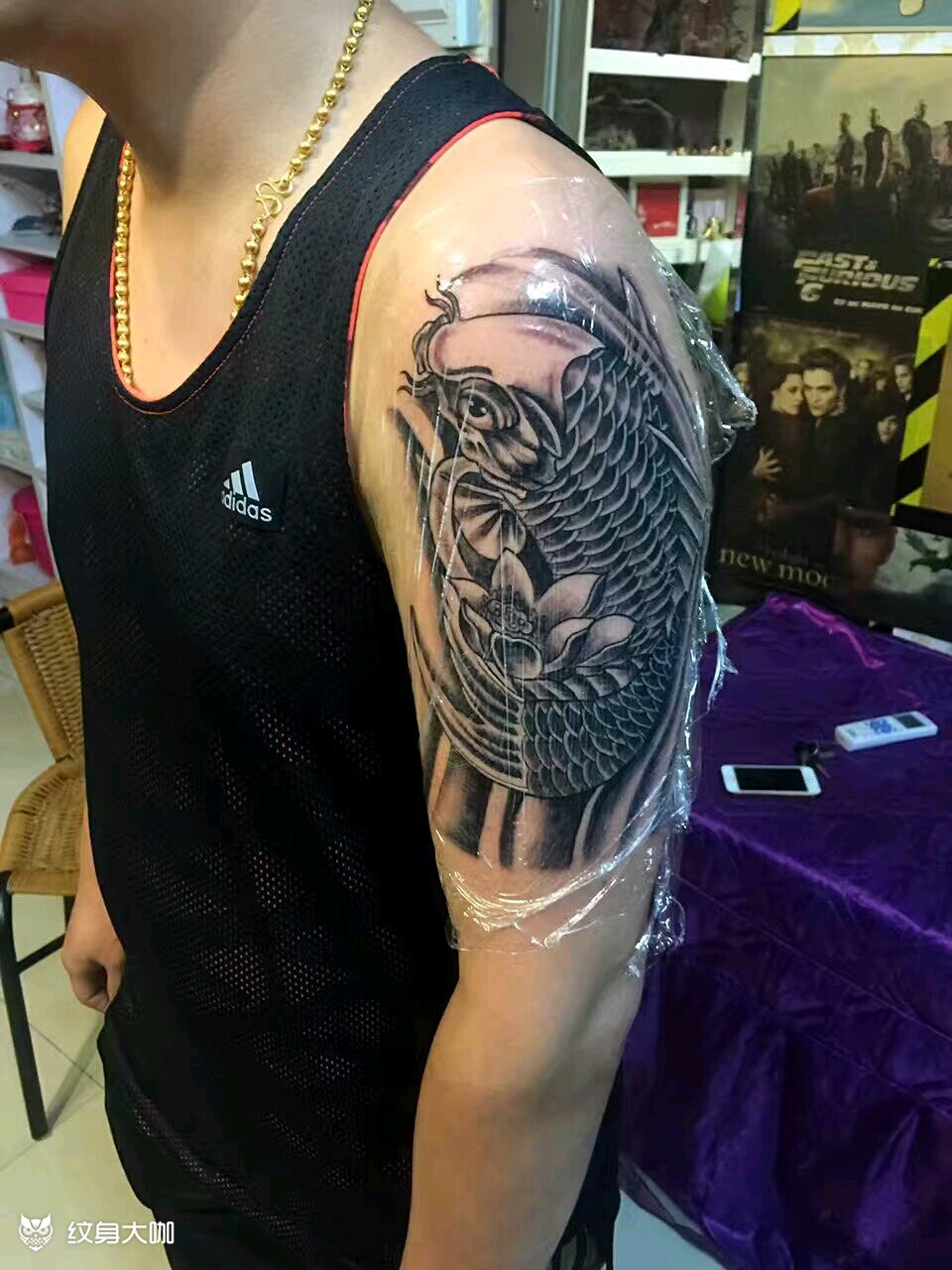 鲤鱼包半臂_纹身图案手稿图片_小初曦儿的纹身作品集