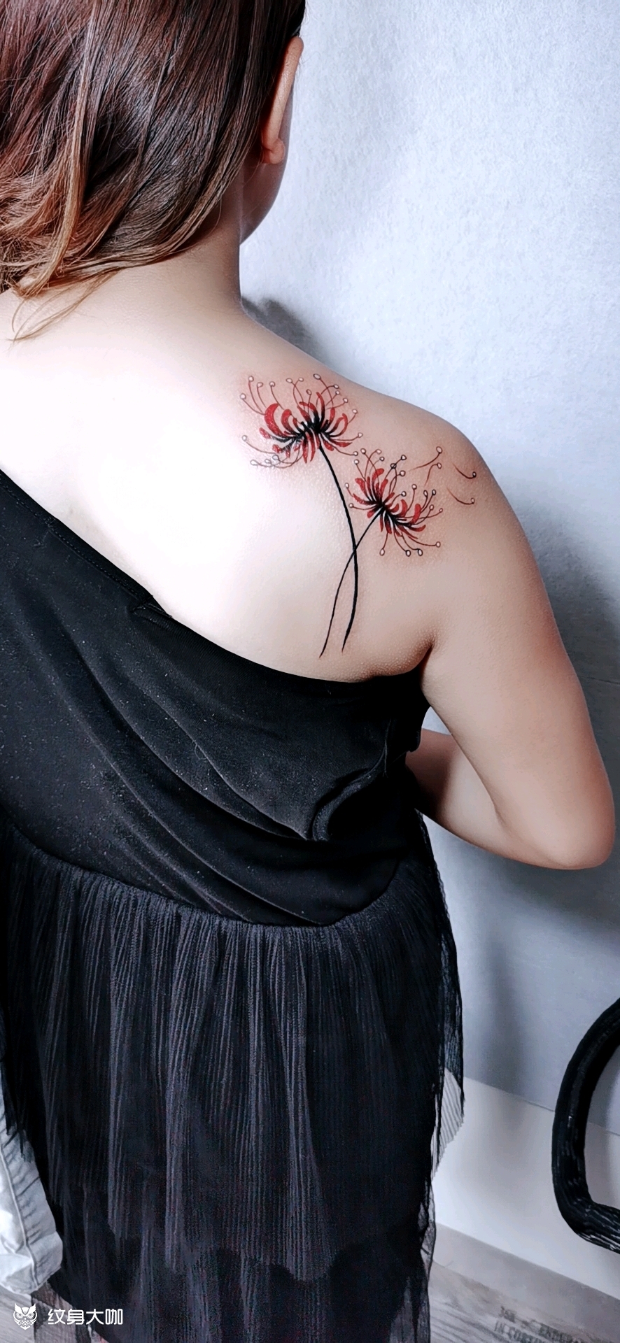 彼岸花身上纹从此再无意中人