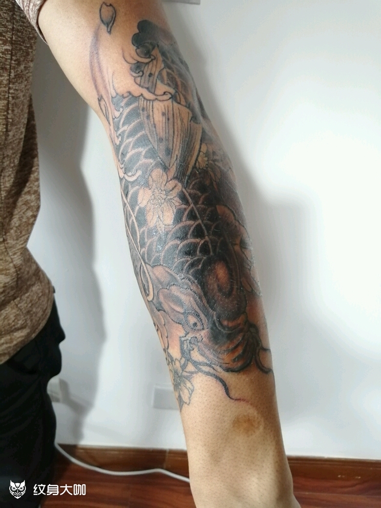 鲤鱼_纹身图案手稿图片_!的纹身作品集