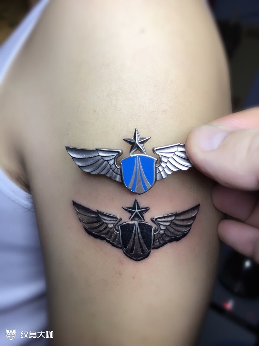 空军胸章顾客是位中国空军在役_纹身吧社区 - 纹身大咖