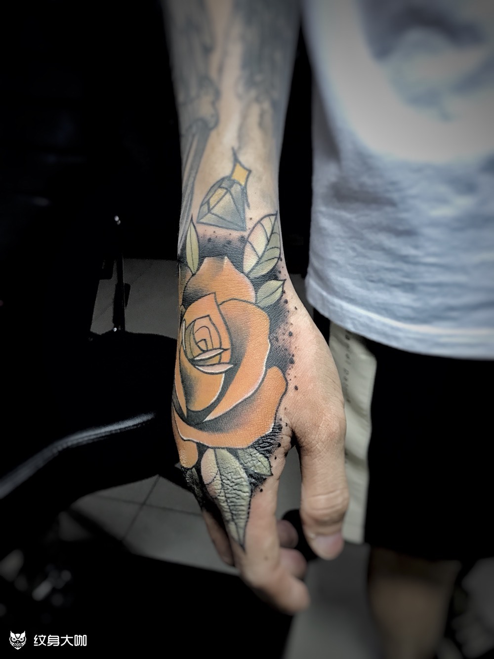 爆手背_纹身图案手稿图片_李世林的纹身作品集