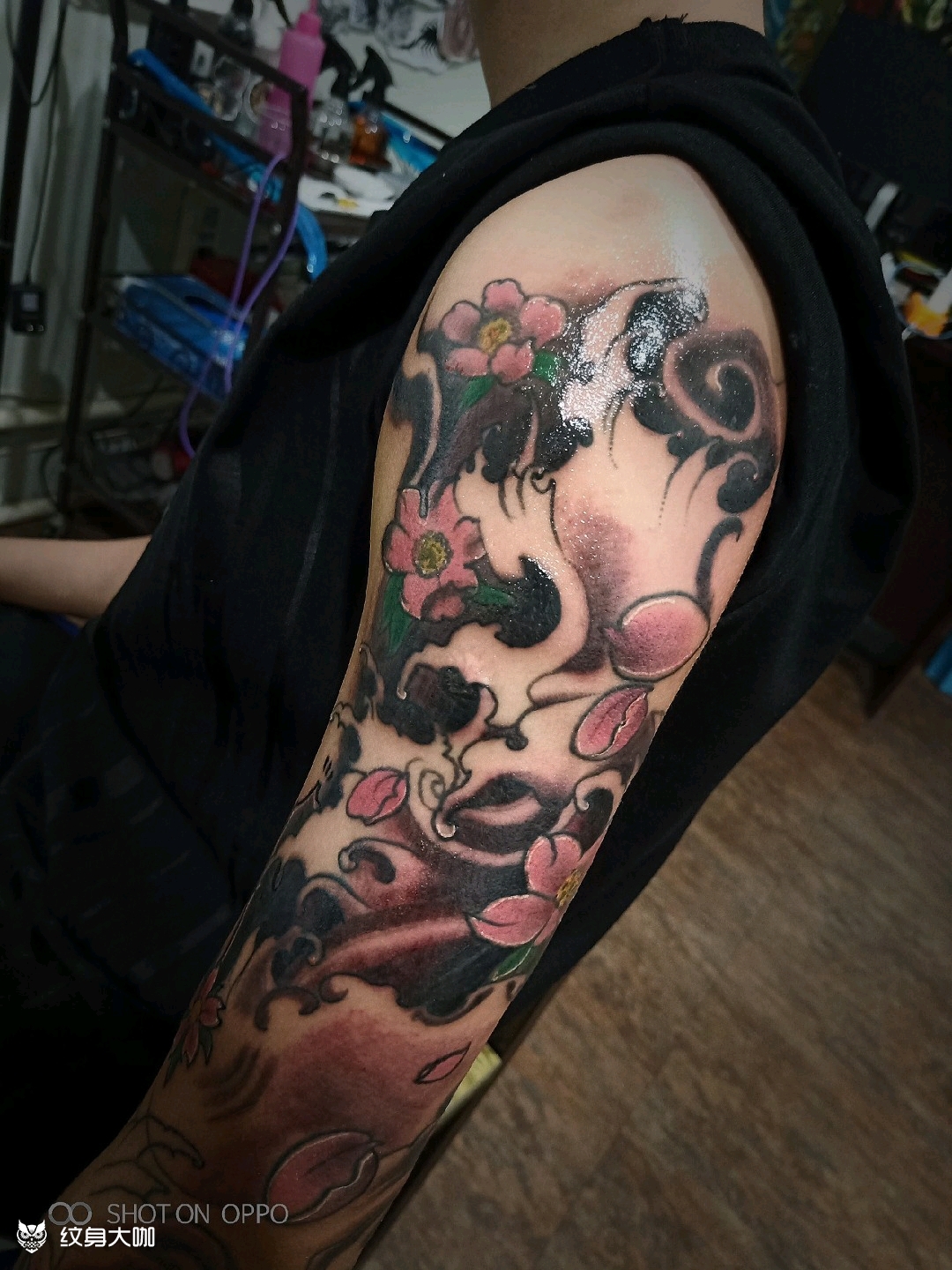 大臂《浪 樱花 岩石 雾面》_纹身图案手稿图片_无穷雕的纹身作品集