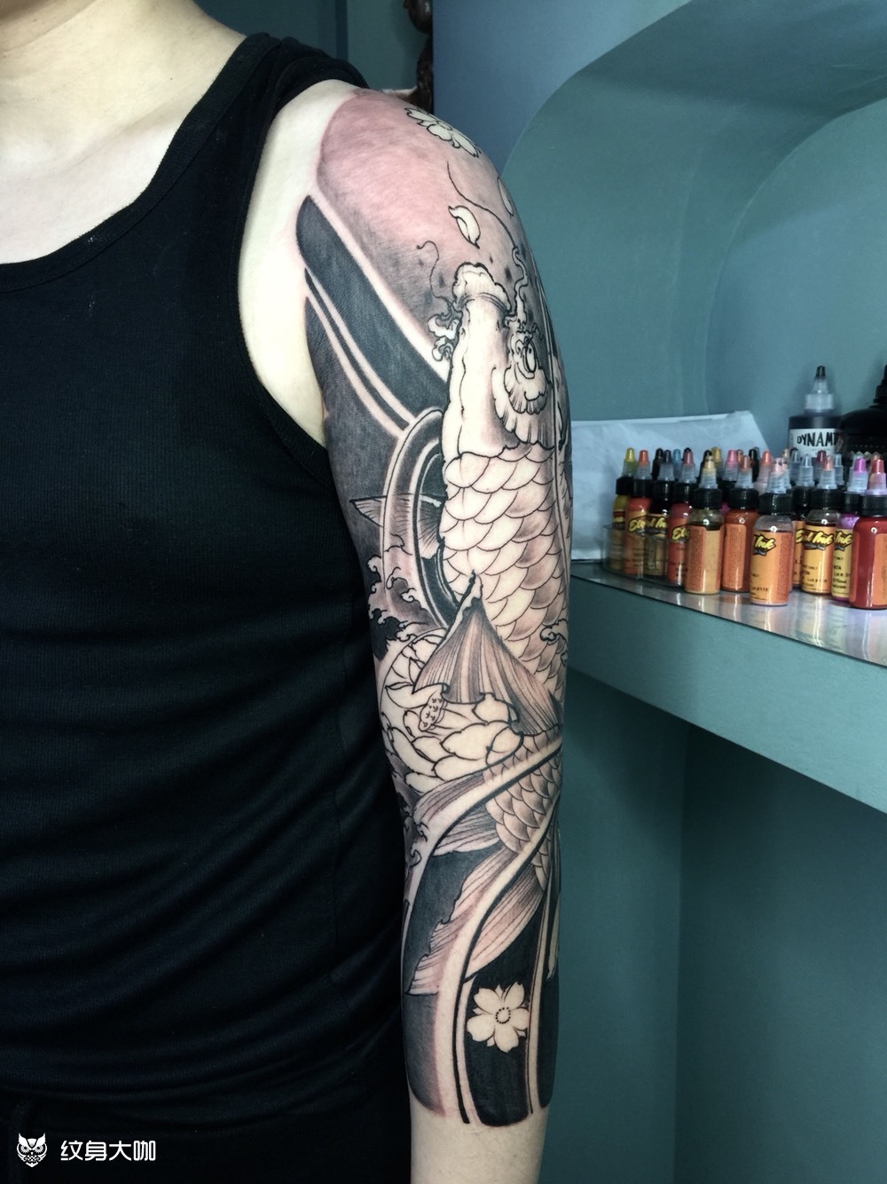 传统七分袖花臂第一次8小时,下次上彩色_纹身图案手稿图片_古颜tattoo