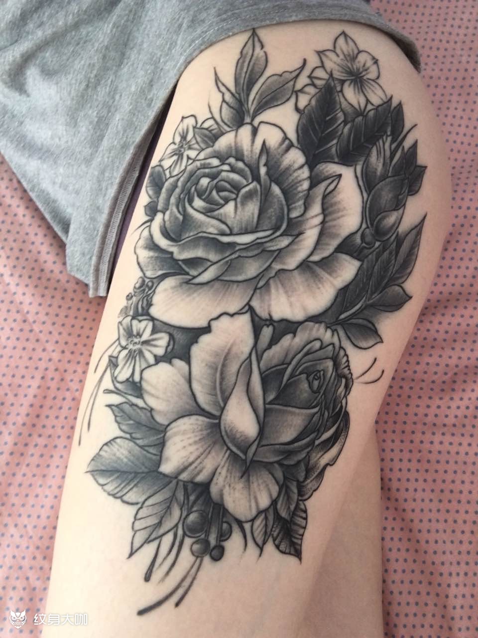 大腿牡丹_纹身图案手稿图片_巴依的纹身作品集