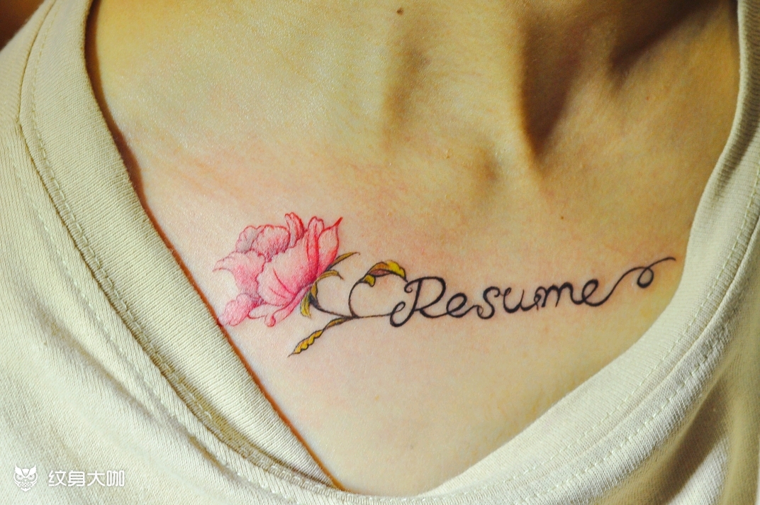 开在锁骨上的小花_纹身图案手稿图片_杨旖旎的纹身作品集